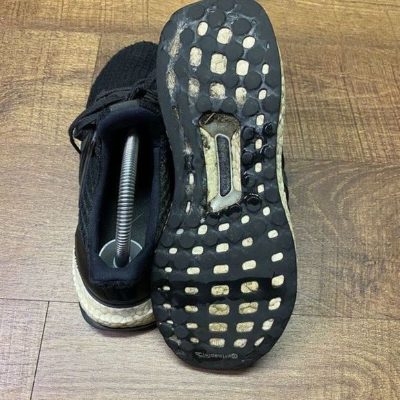 Womens Adidas UltraBoost 4.0 Core Black Running Athletic Gym Shoes‎ Size 7.5 GUC - Picture 7 of 8